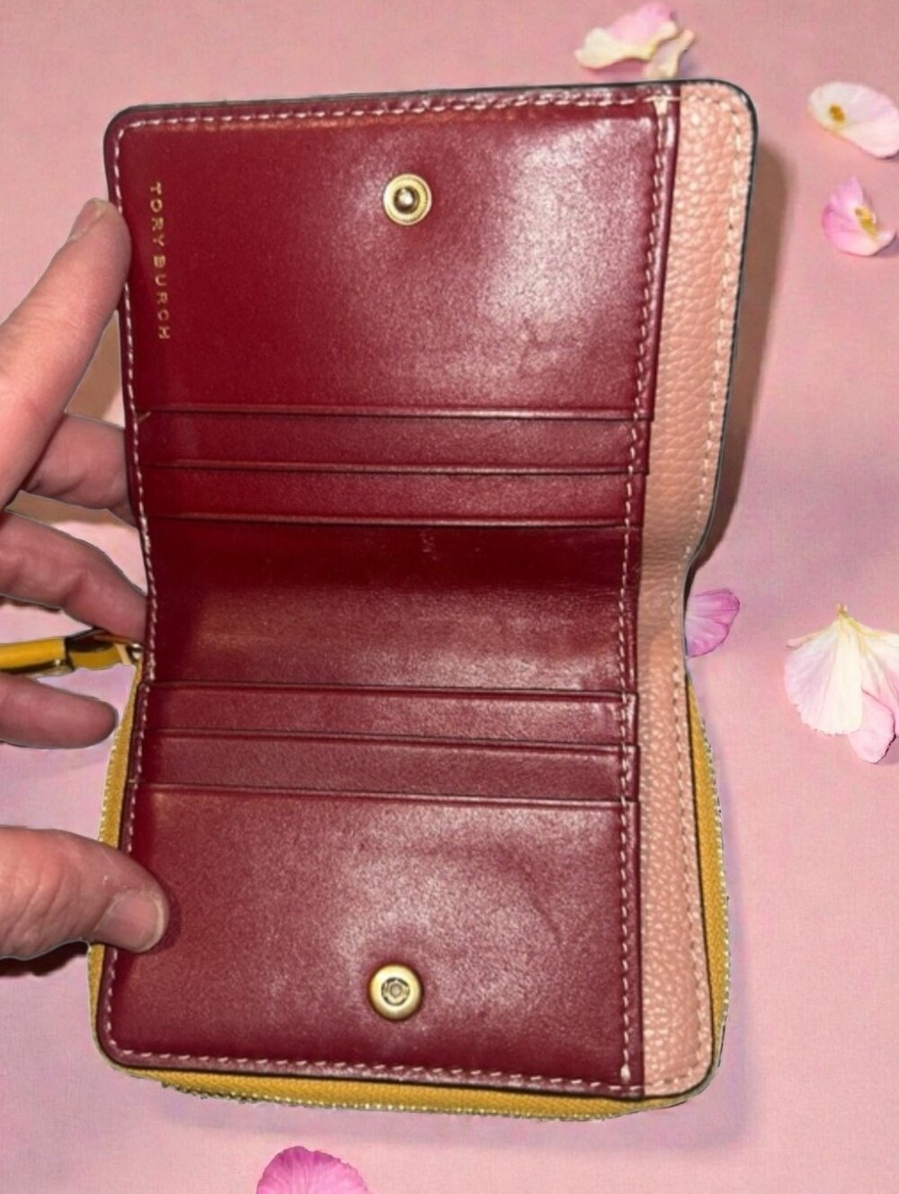 Tory Burch Pebbled Leather Compact Wallet - Dusty Rose with Gold Logo - Picture 2 of 4